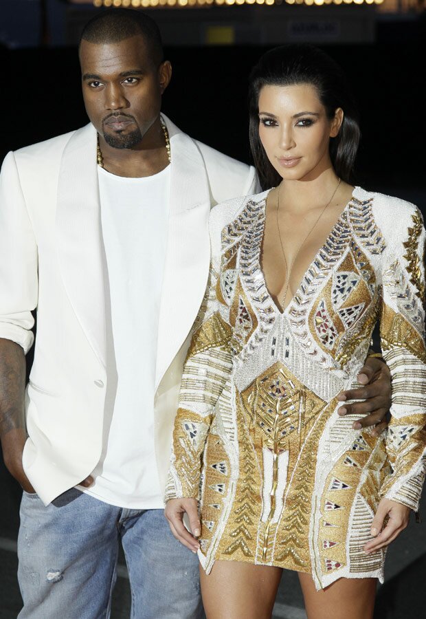 kim-kardashian-wardrobe-malfunction-3