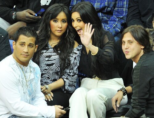 Kim Kardashian hangs with Snooki
