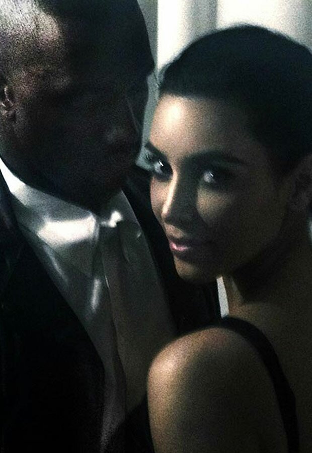 kim-kardashian-wardrobe-malfunction-2