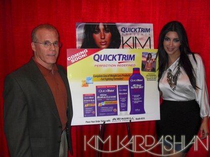 gallery main kim kardashian vitamin convention 2 Kim Kardashian Watches Over Fitness