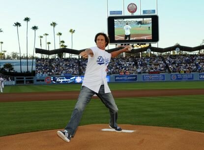 gallery main kim kardashian bruce jenner dodgers pitch The Kardashians are just such Dodger Pitchers