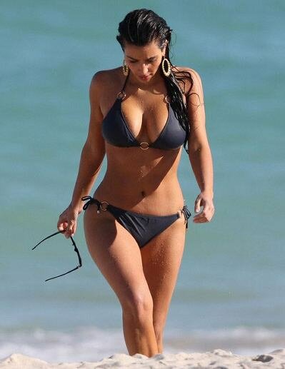 Kim Kardashian shows off her stunning bikini body